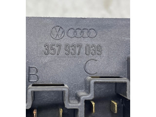 Блок предохранителей  357937039   Volkswagen Transporter - Caravelle T4    