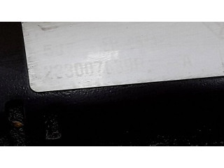 Стартер  233007689R   Renault Captur