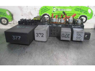 Pojistková skříňka Řídící jednotka BSM 8L0941822A Volkswagen Passat Alltrack 2000