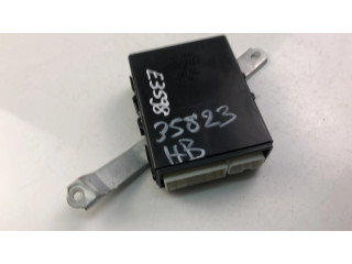 Блок управления 8922450010   Lexus LS 400