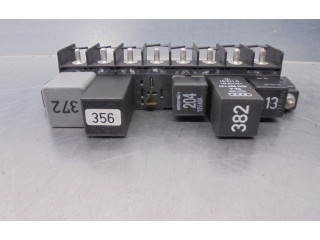 Pojistková skříňka Řídící jednotka BSM 4A0941822 Audi A8 S8 D2 4D 1997