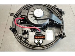 Вентилятор печки 5WB819015 Skoda Octavia Mk4