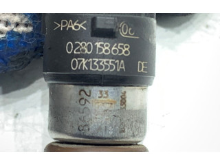 Топливная рампа 07K133551A   Audi A3 S3 8V  