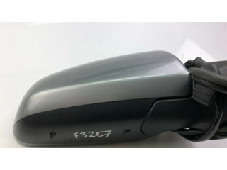 Боковое стекло в середине кузова