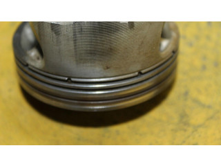 Píst 07L107103R   Audi A8 S8 D3 4E     