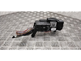 Блок предохранителей 13800159    Volvo V70  D4204T5 