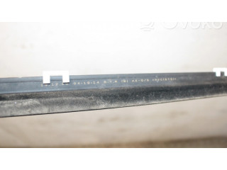 Отделка стекла передней двери