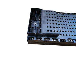 Блок предохранителей  8645410, 8645411   Volvo V70    