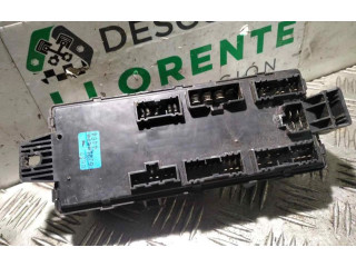 Блок предохранителей MB818979 Mitsubishi Space Wagon