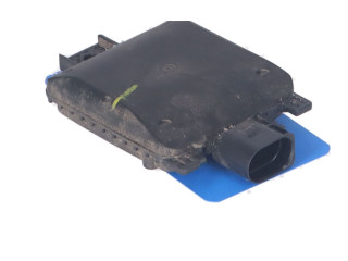 Датчик слепых зон 2Q0907685E   Skoda Octavia Mk4