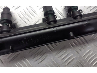 Топливная рампа 06A133317A   Audi A3 S3 8L  