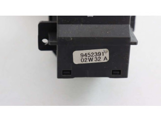 Ручка стеклоочистителей 31268582   Volvo V70