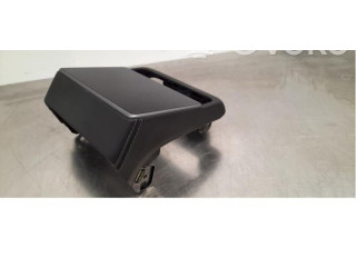 Дисплей    187593100D   Tesla Model 3