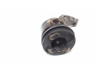 Píst 564K29 BMW 5 E60 E61 pro naftový motor 2.5