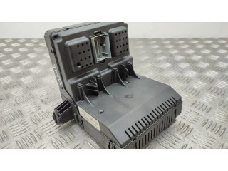 Блок предохранителей  30765646   Volvo XC70    