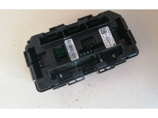 Pojistková skříňka 9389068, 938906801 BMW 3 F30 F35 F31 2012