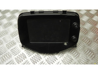 Радио/ проигрыватель CD/DVD / навигация