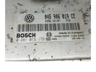 Блок управления двигателя 045906019CE, 0281013179   Skoda Fabia Mk2 (5J)