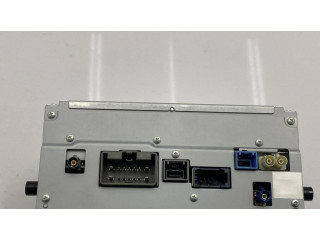 Радио/ проигрыватель CD/DVD / навигация