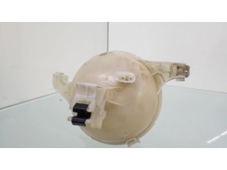 Расширительный бачок охлаждающей жидкости    