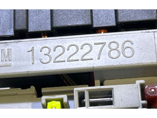 Блок предохранителей 13222786 Buick Regal