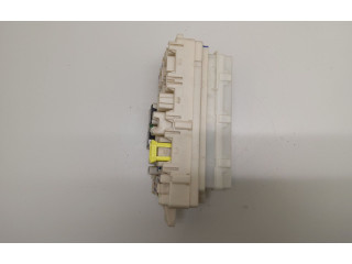 Блок предохранителей 8637B254, 4N15 Mitsubishi L200