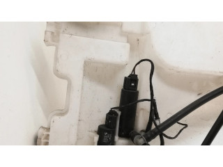 Бачок оконной жидкости    