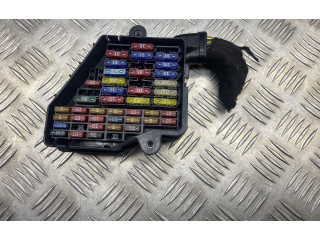 Блок предохранителей  8D1941824   Skoda Superb B5 (3U)    