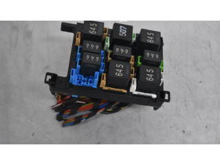 Блок предохранителей    Volkswagen Caddy    