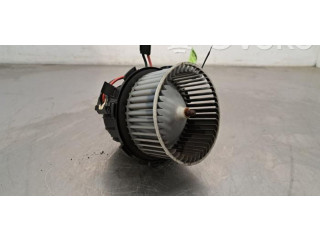 Вентилятор печки    8T1820021   Audi Q5 SQ5