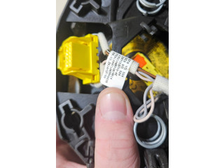 Подушка безопасности водителя 5E0880201   Skoda Octavia Mk3 (5E)