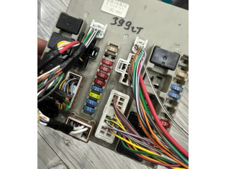 Блок предохранителей  Uch   Renault Clio III    