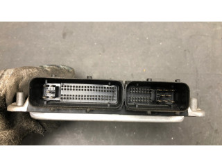 Řídící jednotka 038906019HT   Skoda Fabia Mk1 (6Y) 2003