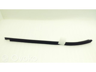 Задний уплотнительная резина (у стекла)