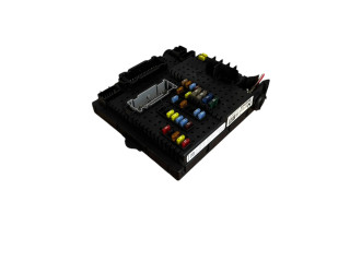Блок предохранителей 30728512, 28017881 Volvo S60