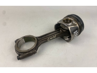  Поршень с шатуном  02604LA, 04LADE  Audi A3 S3 8V  