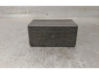 Pojistková skříňka 0015428219 Mercedes-Benz C W202 1994