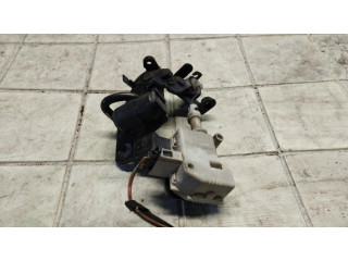 Замок задней крышки