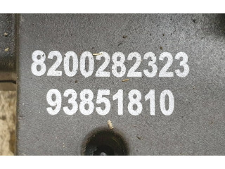 Замок багажника 8200282323, 93851810    Renault Trafic II (X83) 2002 - 2014 года