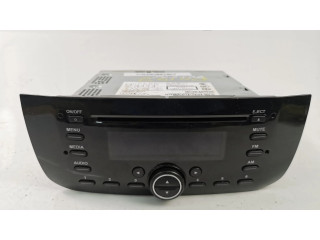 Радио/ проигрыватель CD/DVD / навигация