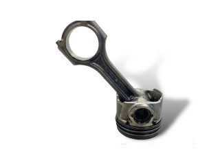 Píst D4FB Hyundai i30 pro naftový motor 1.6 D4FB CRDi