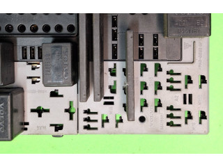 Блок предохранителей 9162316 Volvo XC90