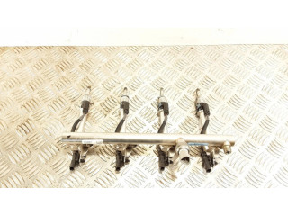 Топливная рампа 31478555, 32140007 Volvo S60 2.0