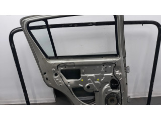 Задняя дверь