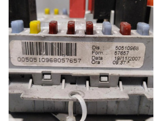 Блок предохранителей 50510968 Alfa Romeo 166