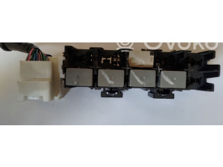 Блок предохранителей    Subaru Forester SJ    