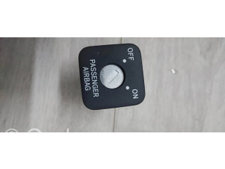 Включатель надувной подушки для пассажира