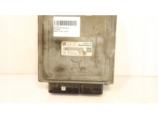 Блок управления двигателем Блок управления 5WP42686AA Skoda Fabia Mk2 (5J)