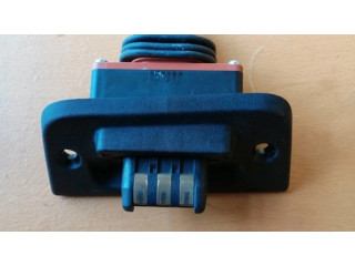 Контактное соединение дверей