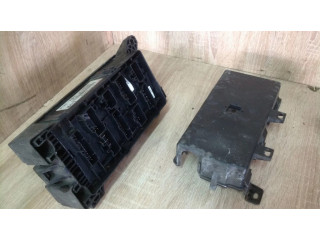 Блок предохранителей 911613E011   KIA Sorento    